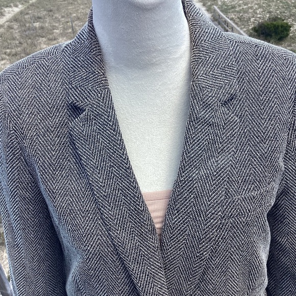 Bundle of TWO Designer Blazers - Picture 4 of 16
